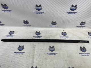 Фото запчасти уплотнитель стекла двери задний левый Nissan Qashqai 2009 контрактная запчасть Запчасть уплотнитель стекла двери задний левый Nissan Qashqai 2009