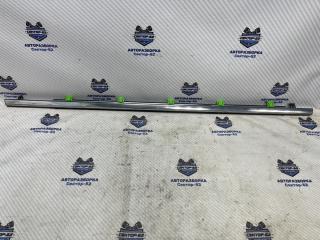 Уплотнитель стекла двери задний левый Honda CR-V 2008