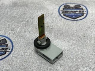 Запчасть датчик температуры Skoda Octavia 2008