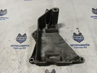 Фото запчасти кронштейн генератора Volkswagen Transporter 2008 контрактная запчасть Запчасть кронштейн генератора Volkswagen Transporter 2008