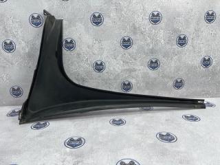 Запчасть накладка проема багажника правая Lexus GS300 2008