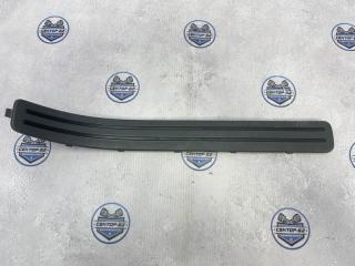 Запчасть накладка на порог салона задняя правая Volkswagen Touareg 2003