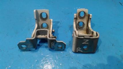 Фото запчасти петля двери задняя правая Renault Megane 3 2009 Б/У запчасть Запчасть петля двери задняя правая Renault Megane 3 2009