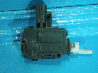 Запчасть активатор лючка бензобака Ford Focus 2