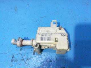 Запчасть активатор лючка бензобака Volkswagen Golf 4