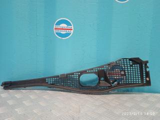 Фото запчасти решетка дворников передняя правая Renault Logan 1 контрактная запчасть Запчасть решетка дворников передняя правая Renault Logan 1