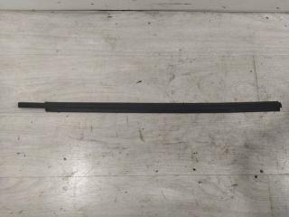 Уплотнитель стекла  наружный передний правый Ford Focus 1 (98-05)