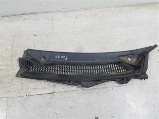 Решетка стеклоочистителя (жабо) левая Ford Mondeo 3 (00-07)