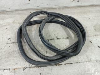 Уплотнитель двери багажника Ford Kuga 2 (12-16) 2012