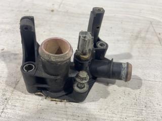 Фланец системы охлаждения (тройник) Ford Focus 3 (11-14) 2011 контрактная Фланец системы охлаждения (тройник) Ford Focus 3 (11-14) 2011