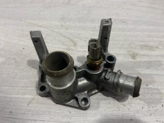 Запчасть фланец системы охлаждения (тройник) Ford Fiesta (08-12) 2010