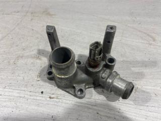 Запчасть фланец системы охлаждения (тройник) Ford Fiesta (08-12) 2010