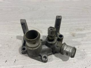 Запчасть фланец системы охлаждения (тройник) Ford Fiesta (08-12) 2010