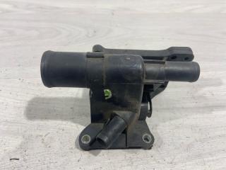 Фланец системы охлаждения (тройник) Ford S-MAX (06-15) 2011 Б/У Фланец системы охлаждения (тройник) Ford S-MAX (06-15) 2011