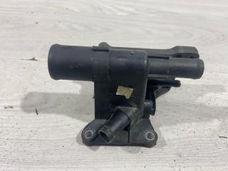 Фланец системы охлаждения (тройник) Ford S-MAX (06-15) 2011 Б/У Фланец системы охлаждения (тройник) Ford S-MAX (06-15) 2011