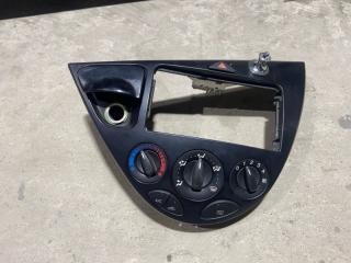 Рамка магнитолы Ford FOCUS 1 USA (98-05) 2002