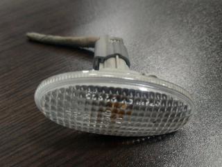 Фото запчасти поворотник в крыле Mazda 3 2006 контрактная запчасть Запчасть поворотник в крыле Mazda 3 2006