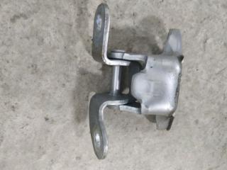 Запчасть петля двери задняя правая Toyota Auris 2007