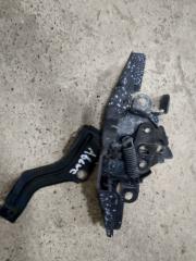 Запчасть замок капота Toyota Avensis 2003