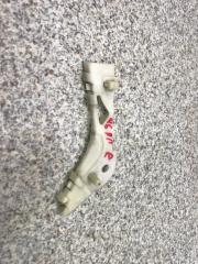 Фото запчасти кронштейн бампера передний правый Mazda 6 2006 Б/У запчасть Запчасть кронштейн бампера передний правый Mazda 6 2006