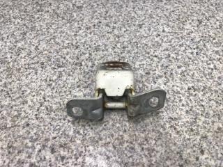 Фото запчасти петля двери задняя левая Mazda 3 2007 Б/У запчасть Запчасть петля двери задняя левая Mazda 3 2007