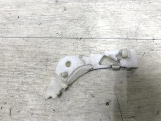 Фото запчасти кронштейн бампера передний левый Mazda 6 2006 Б/У запчасть Запчасть кронштейн бампера передний левый Mazda 6 2006