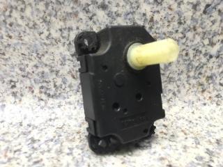 Фото запчасти моторчик заслонки печки Mitsubishi ASX Б/У запчасть Запчасть моторчик заслонки печки Mitsubishi ASX