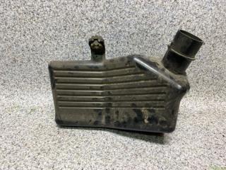 Фото запчасти резонатор воздушного фильра Suzuki Grand Vitara 2007 контрактная запчасть Запчасть резонатор воздушного фильра Suzuki Grand Vitara 2007