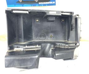 Запчасть кронштейн задний правый Volvo XC90 2006