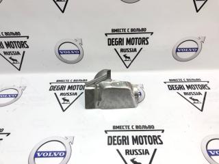 Фото запчасти экран тепловой Land Rover Discovery 2017 контрактная запчасть Запчасть экран тепловой Land Rover Discovery 2017