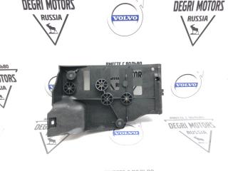Запчасть крепление аккумулятора правое Land Rover Range Rover Sport 2006