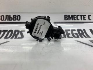 Запчасть кронштейн Volvo V70 2006