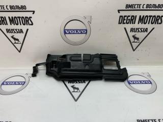 Запчасть дефлектор радиатора передний правый Volvo V60 2013