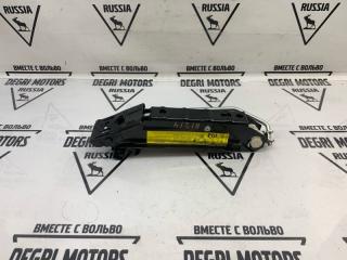 Запчасть домкрат Volkswagen Touran 2013