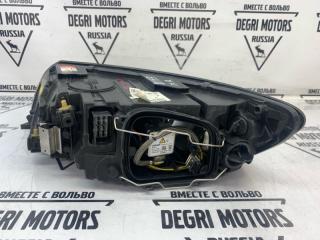Фара ксеноновая передняя правая V50 2010 B4204S3