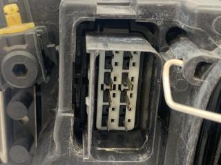 Фара ксеноновая передняя правая V50 2010 B4204S3