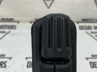 Подлокотник передний правый Range Rover 2005 L322 M62 B44 4.4 V8