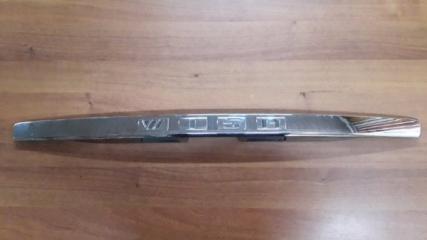 Запчасть накладка крышки багажника Toyota Wish 2004