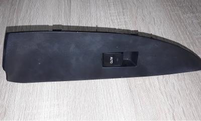 Запчасть кнопка стеклоподъёмника передняя левая Toyota Rav4 2005