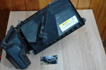 Фото запчасти корпус воздушного фильтра Nissan Primera 2003 контрактная запчасть Запчасть корпус воздушного фильтра Nissan Primera 2003