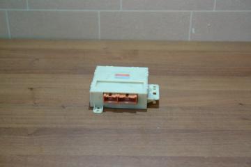 Запчасть блок управления климат-контролем Toyota Mark II 1995