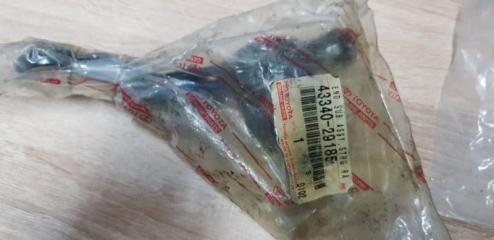 Шаровая опора передняя левая Toyota Mark II 1994