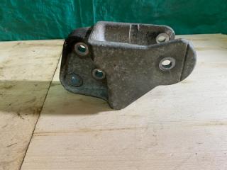 Запчасть кронштейн кпп задний Mitsubishi Lancer 10 11/2008
