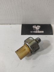 Запчасть датчик давления масла Nissan Sunny