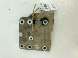 Запчасть кронштейн опоры двигателя правый Porsche Cayenne 2012