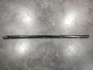 Молдинг (уплотнитель) стекла передний левый SsangYong Actyon