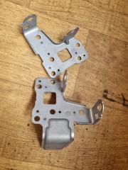 Фото запчасти крепление магнитофона Toyota WISH 2010 контрактная запчасть Запчасть крепление магнитофона Toyota WISH 2010