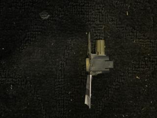 Датчик парковки задний Nissan serena 2017