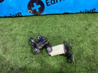 Петля двери задняя левая Toyota Prius 2014 контрактная Петля двери задняя левая Toyota Prius 2014