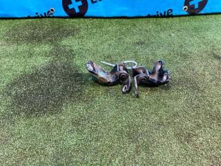 Фото запчасти петля двери задняя левая Toyota Prius 2010 контрактная запчасть Запчасть петля двери задняя левая Toyota Prius 2010